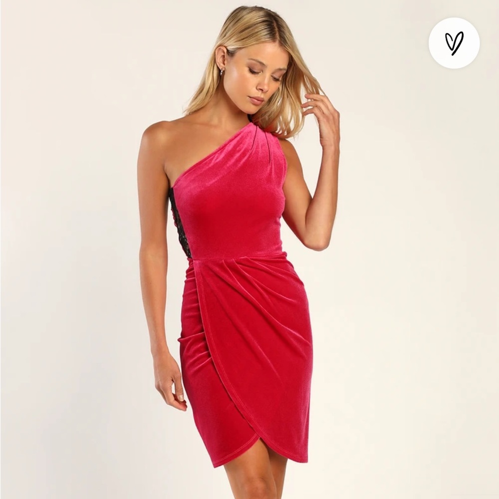 LULU’s NWT All The Luxe Hot Pink Velvet Dress